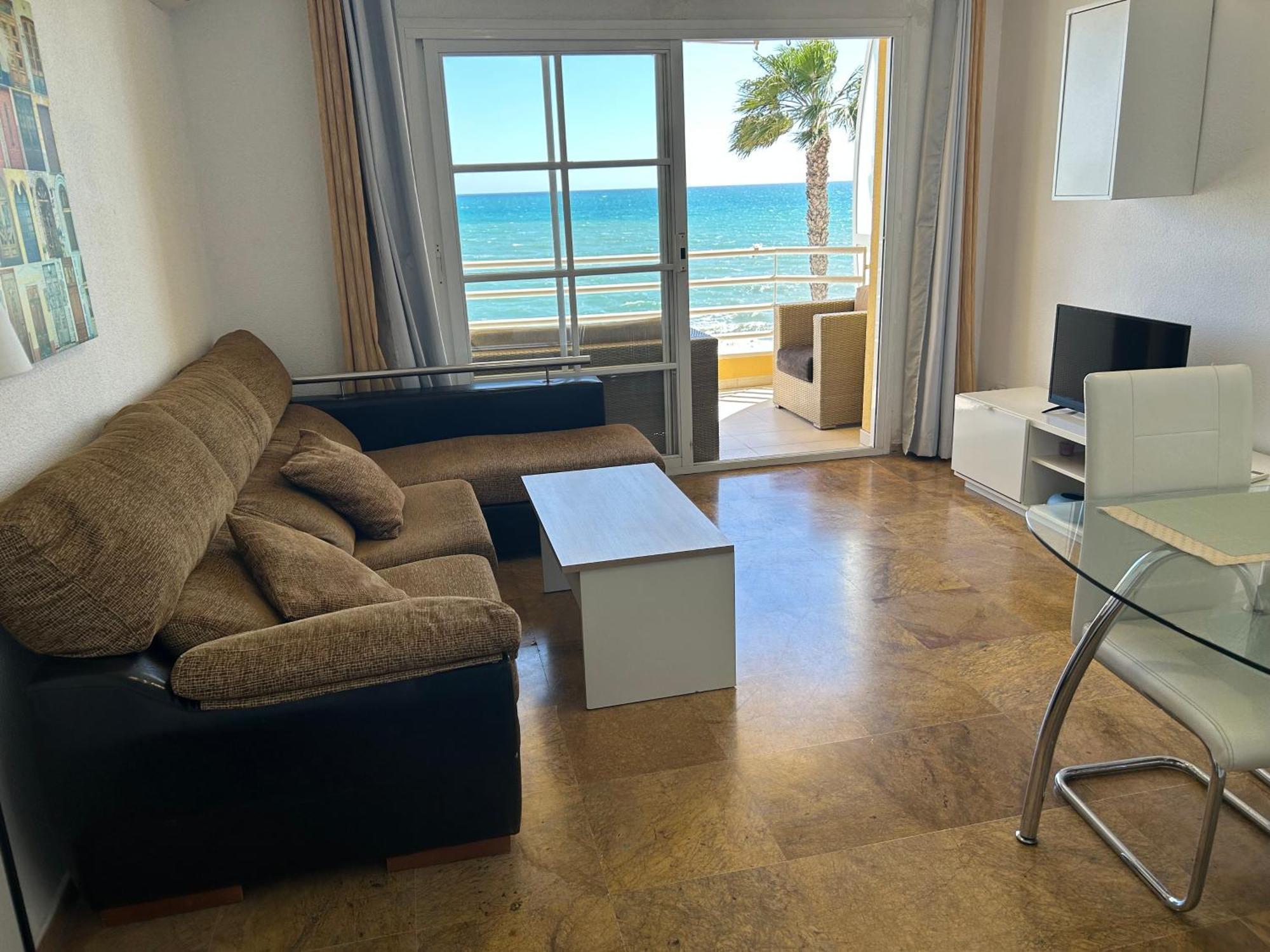 Apartamento Frente Al Mar,Primera Linea De Playa Rincon de la Victoria Exterior photo