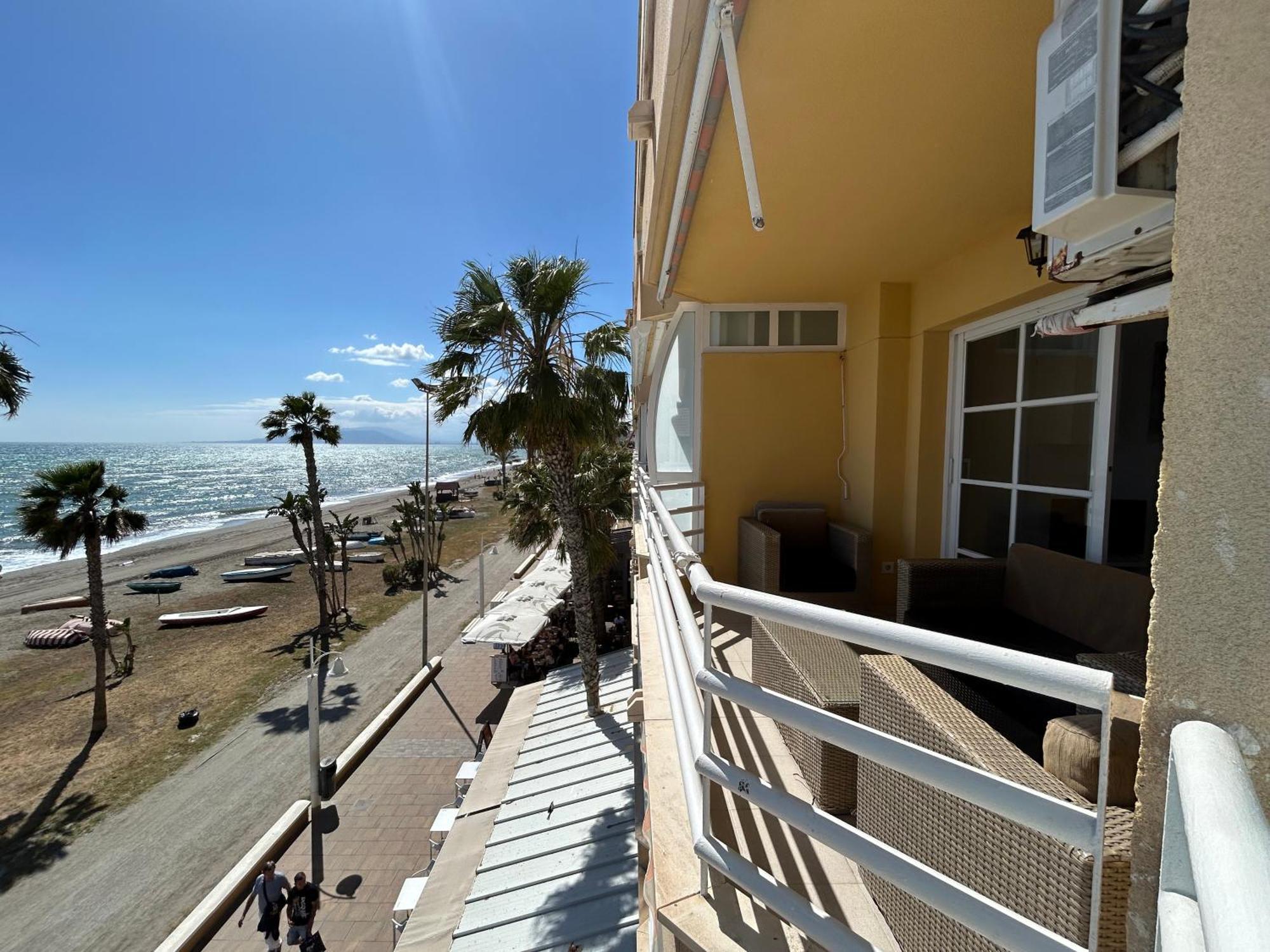 Apartamento Frente Al Mar,Primera Linea De Playa Rincon de la Victoria Exterior photo